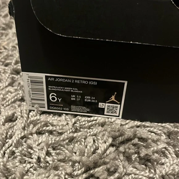 Air Jordan 2 Retro GS ‘Lucky Green’ - Picture 3 of 7